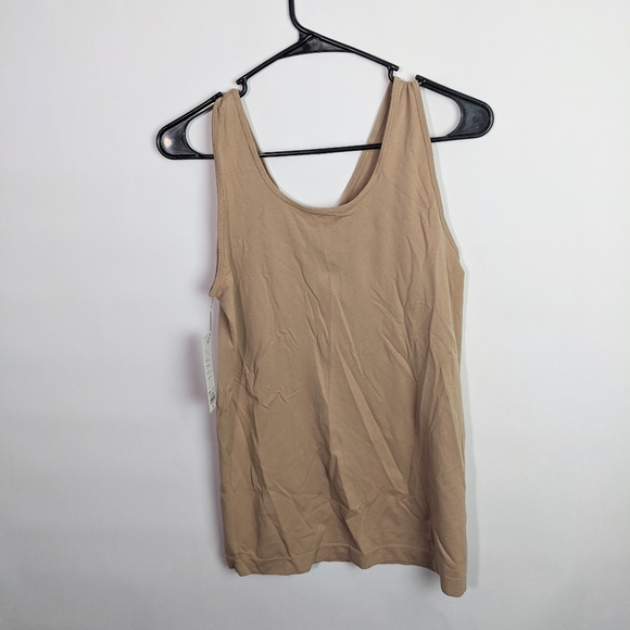 💥NWT reversable tank top essential tank top - Picture 4 of 5